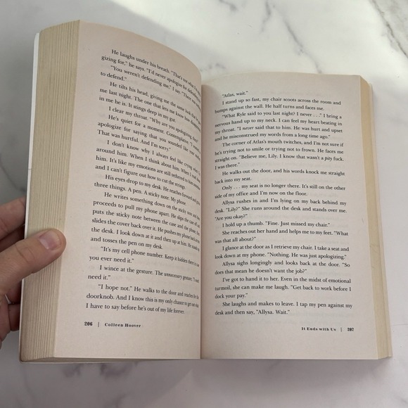 It Ends with Us by Colleen Hoover (2022, Trade Paperback) - Picture 4 of 9